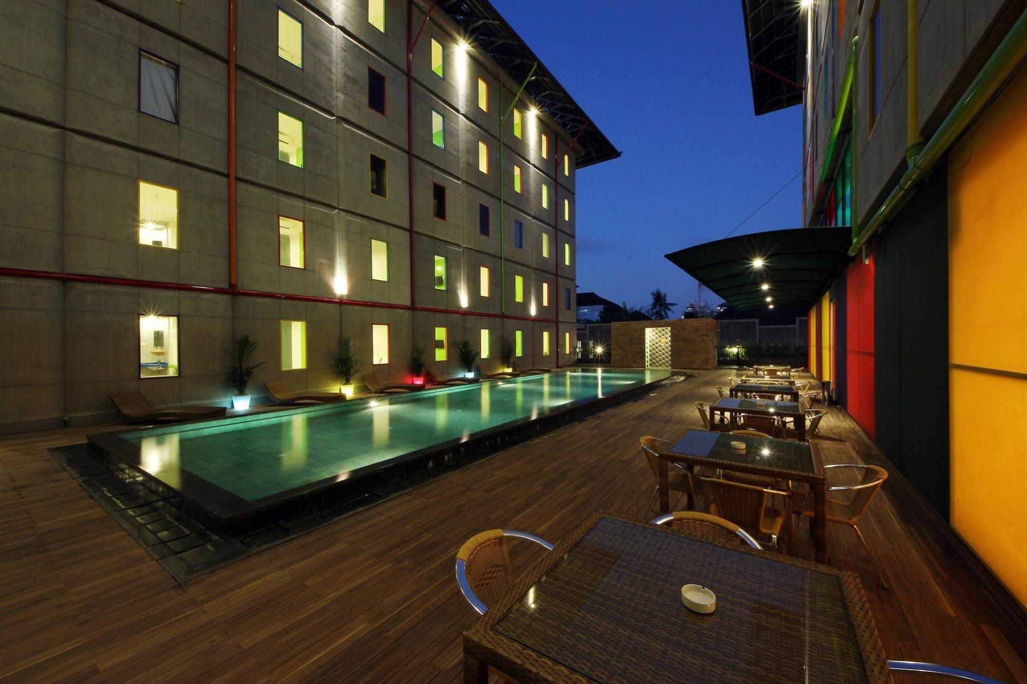 Pop! Hotel Kuta Beach Екстер'єр фото